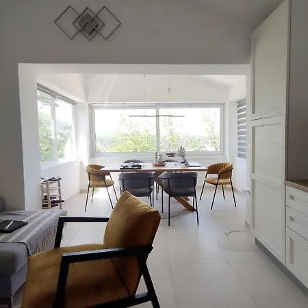 Betty Apartment